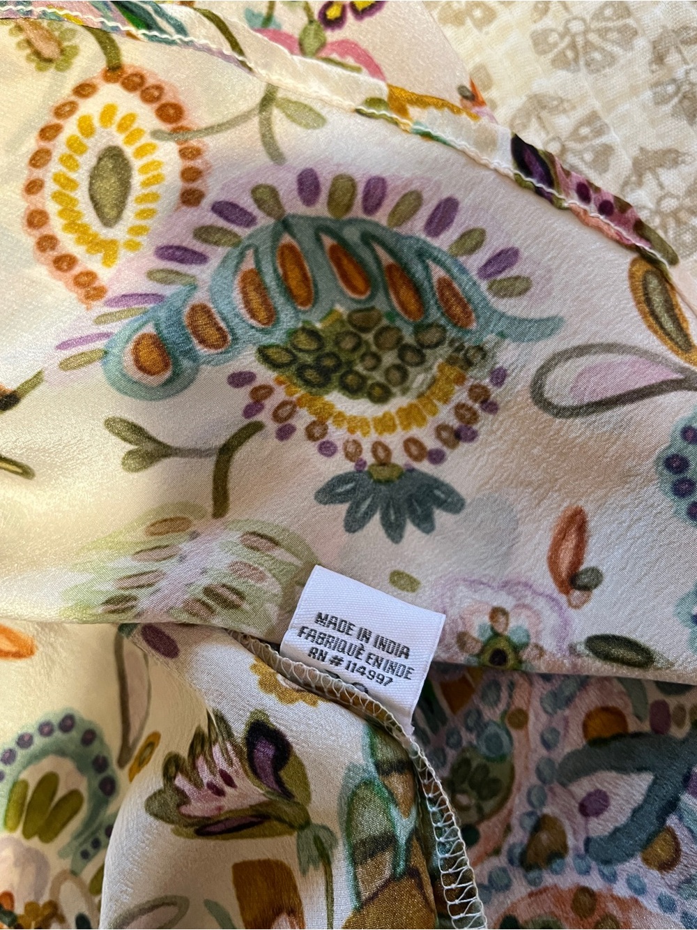 NWT. Tolani 100% silk Janessa Tassel Tie-Front Floral Blouse in Pink / Purple - Picture 6 of 11